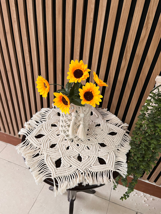 گلدان مکرومه و رانر گرد مکرومه